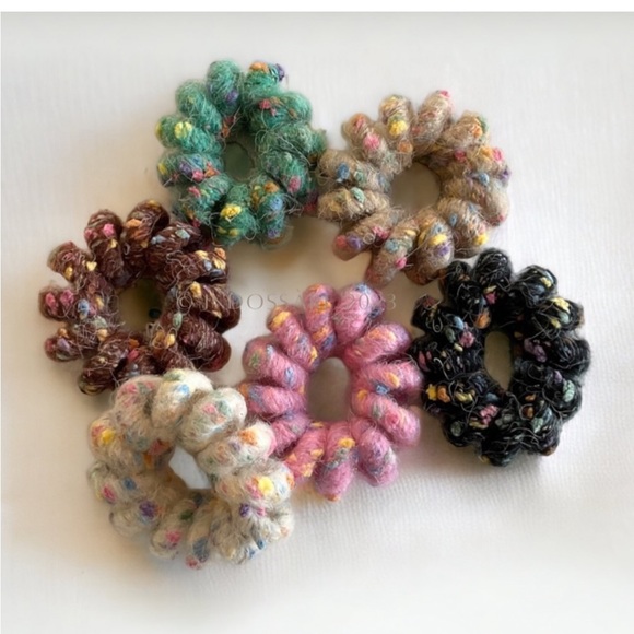 Spiral Wool Ponytail Holders Set of 6 NWT - Picture 11 of 13